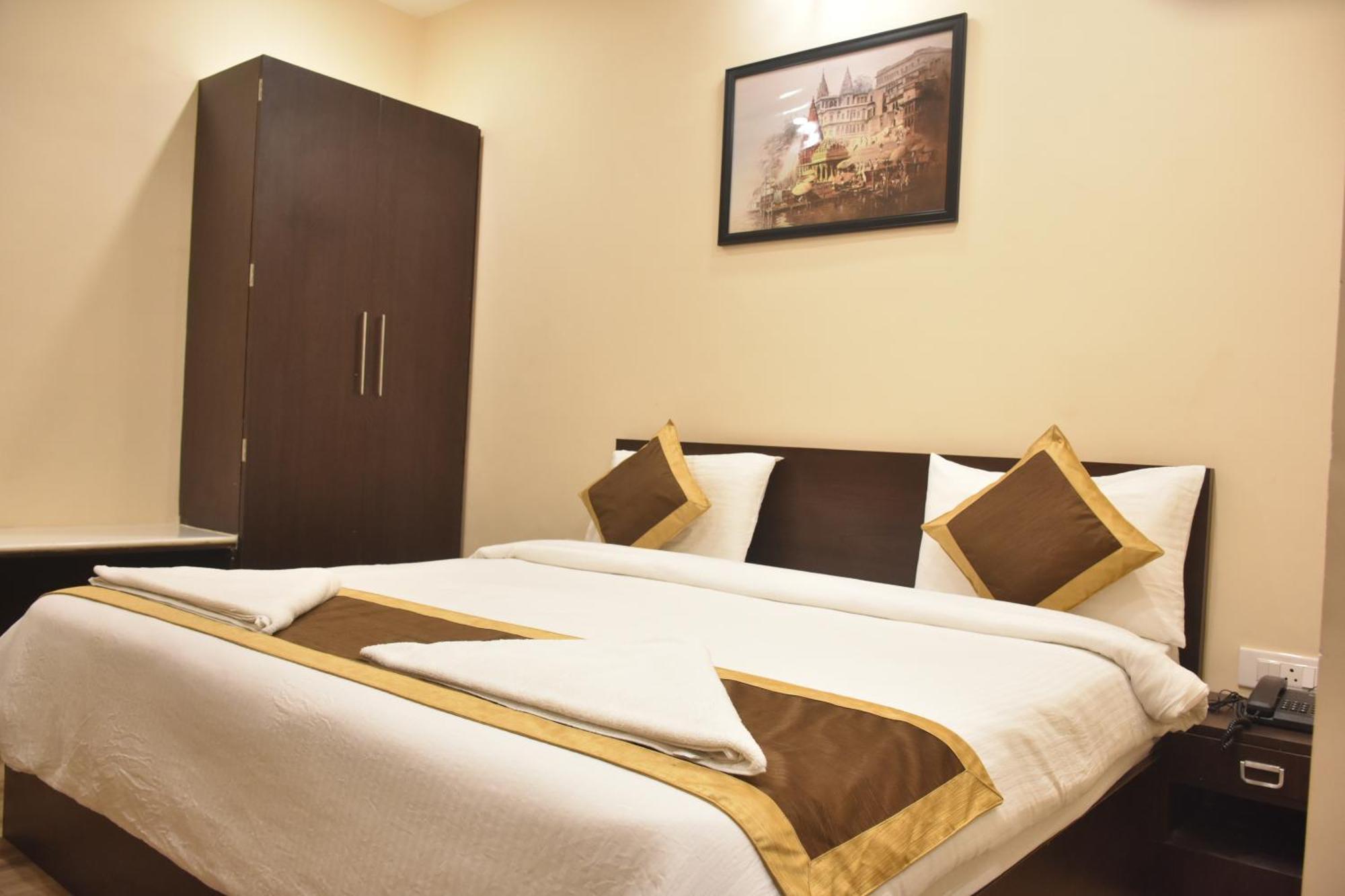 Puri Inn - Varanasi — Photos 3